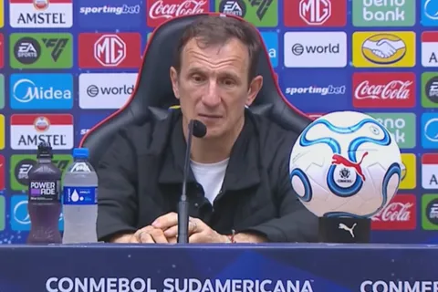 Arruabarrena fue claro: "Necesitamos salir campeones de algo, pero hay que ir tranquilos"